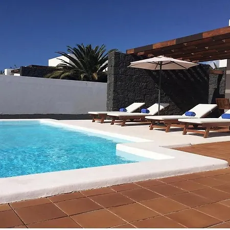 Miramar B1 Heated Pool Wifi Perfect For Families And Couples Alike Playa Blanca (Lanzarote)